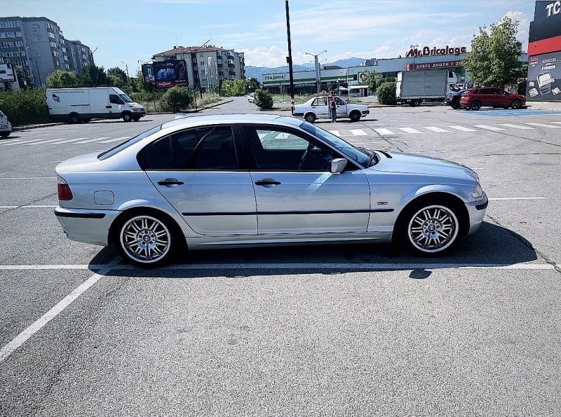 BMW 320, снимка 4 - Автомобили и джипове - 46017479