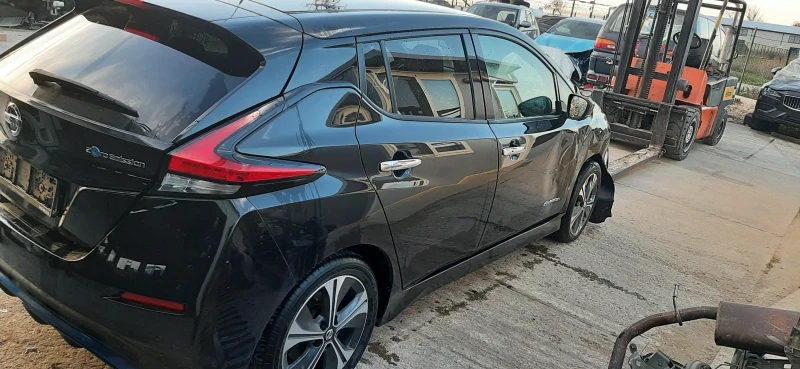 Nissan Leaf , снимка 3 - Автомобили и джипове - 47751384