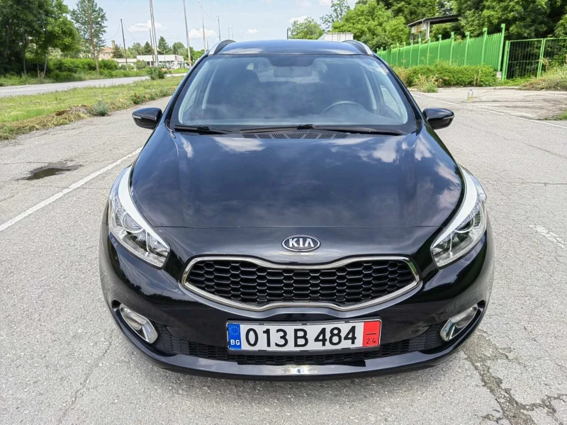 Kia Ceed Комби, снимка 1 - Автомобили и джипове - 49049373