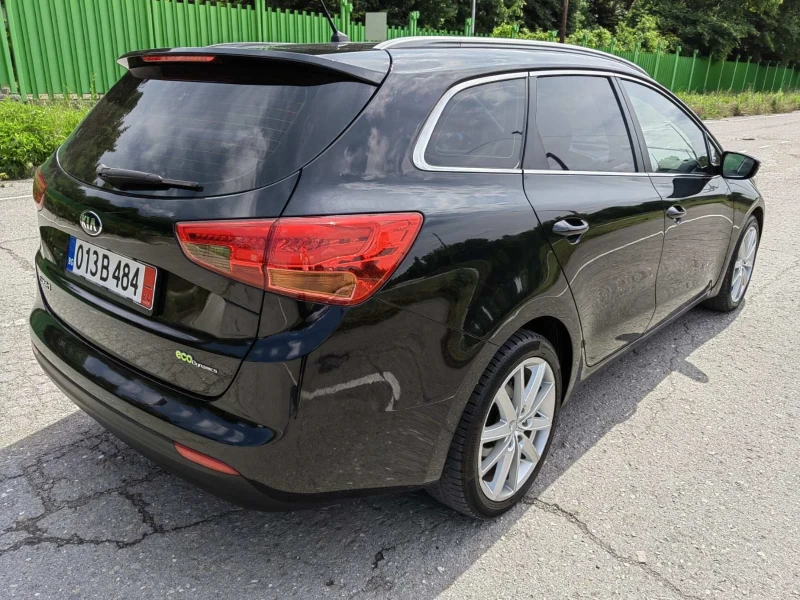 Kia Ceed Комби, снимка 8 - Автомобили и джипове - 47973947