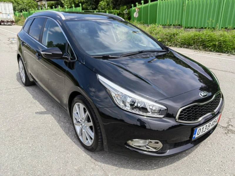 Kia Ceed Комби, снимка 6 - Автомобили и джипове - 47973947