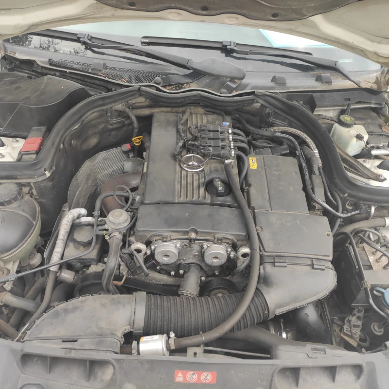 Mercedes-Benz C 180 Компресор Авангард Автомат, снимка 10 - Автомобили и джипове - 52451549