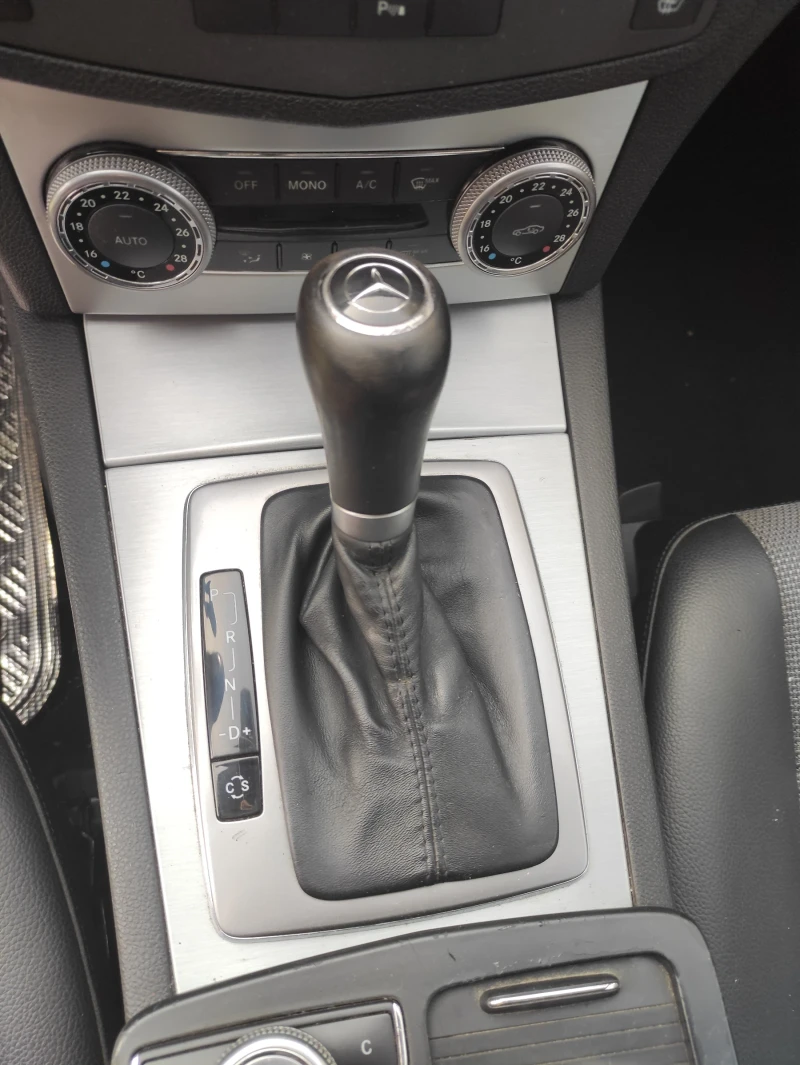 Mercedes-Benz C 180 Компресор Авангард Автомат, снимка 12 - Автомобили и джипове - 52451549
