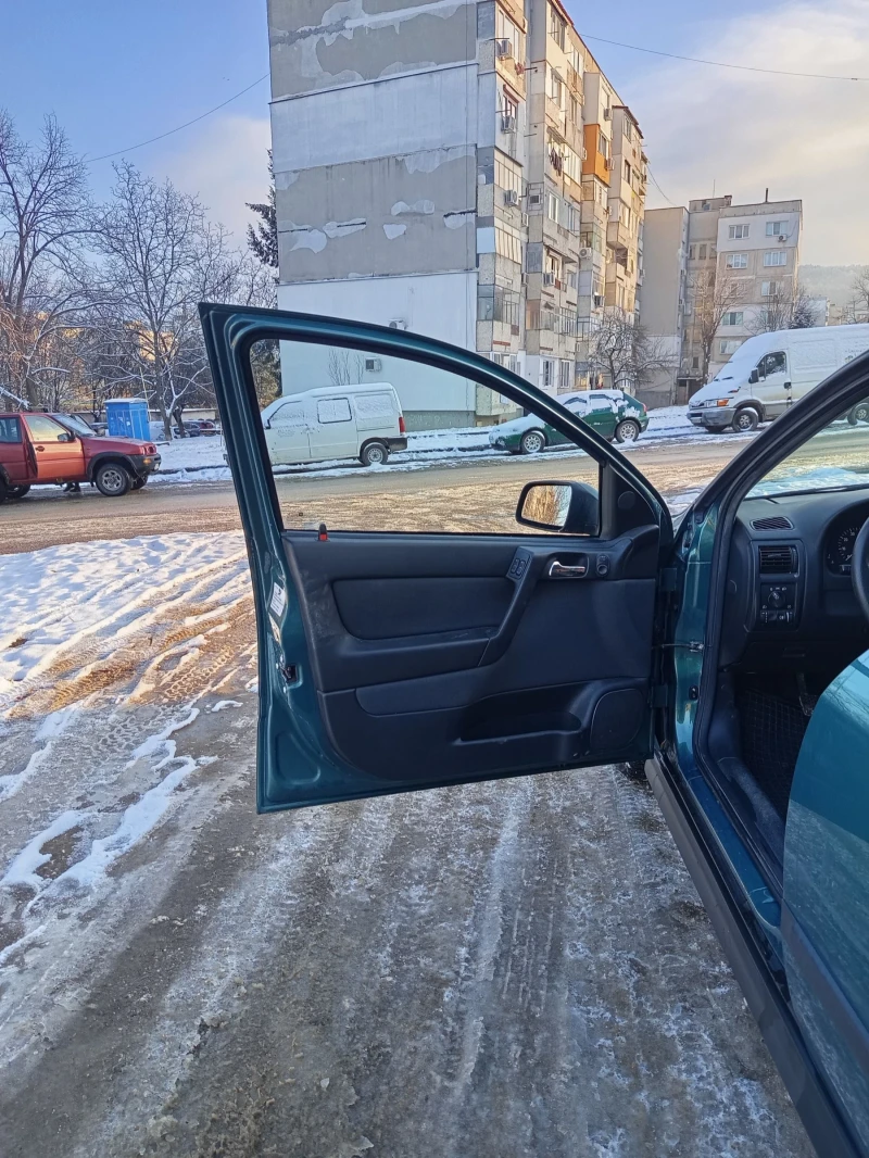 Opel Astra 1.6i, снимка 7 - Автомобили и джипове - 53135321