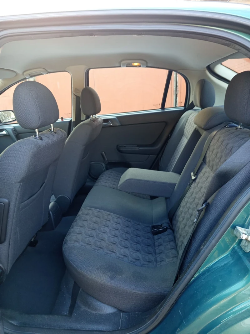 Opel Astra 1.6i, снимка 10 - Автомобили и джипове - 53135321