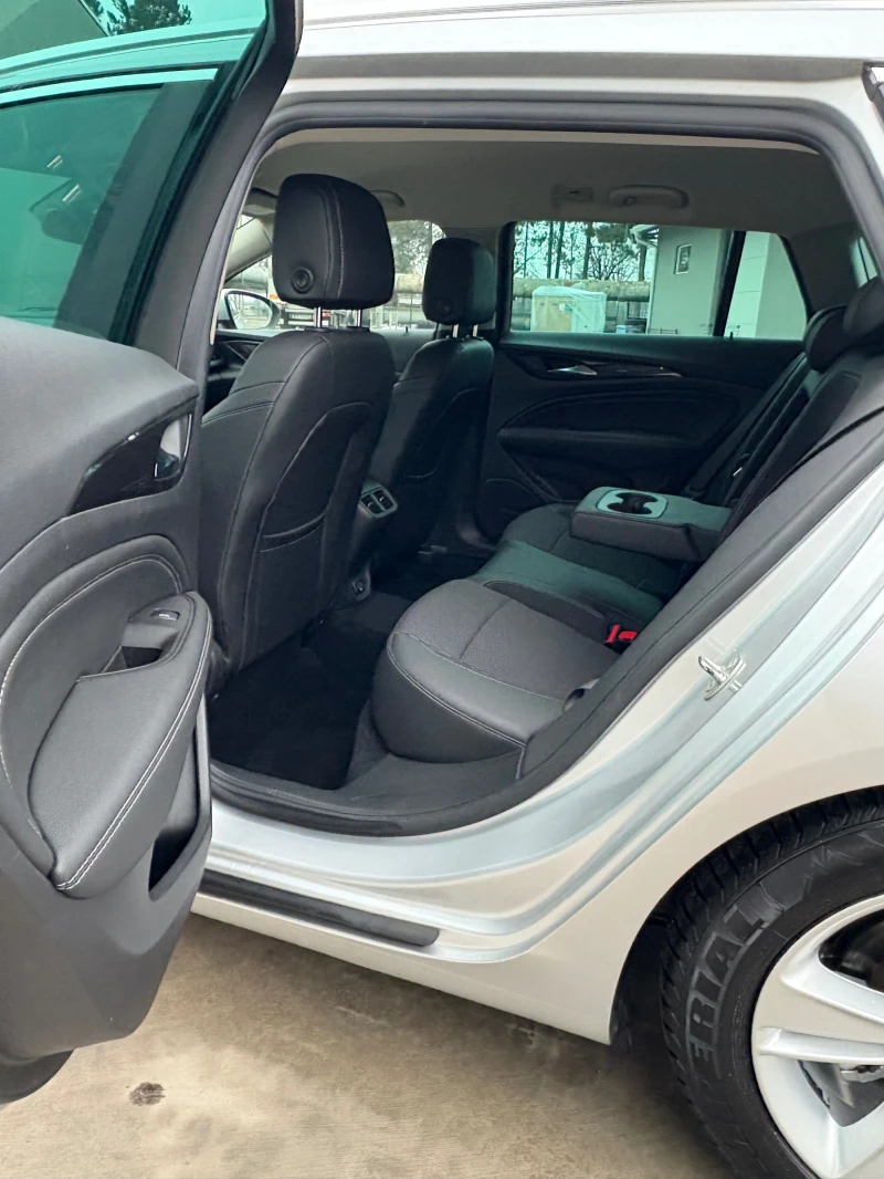 Opel Insignia Sport Tourer 2.0 diesel 170kc Automatic, снимка 14 - Автомобили и джипове - 53217358