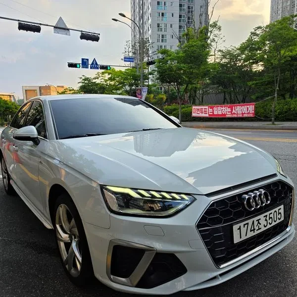 Audi A4 (B9) 35 Tdi Premium, снимка 3 - Автомобили и джипове - 54994901