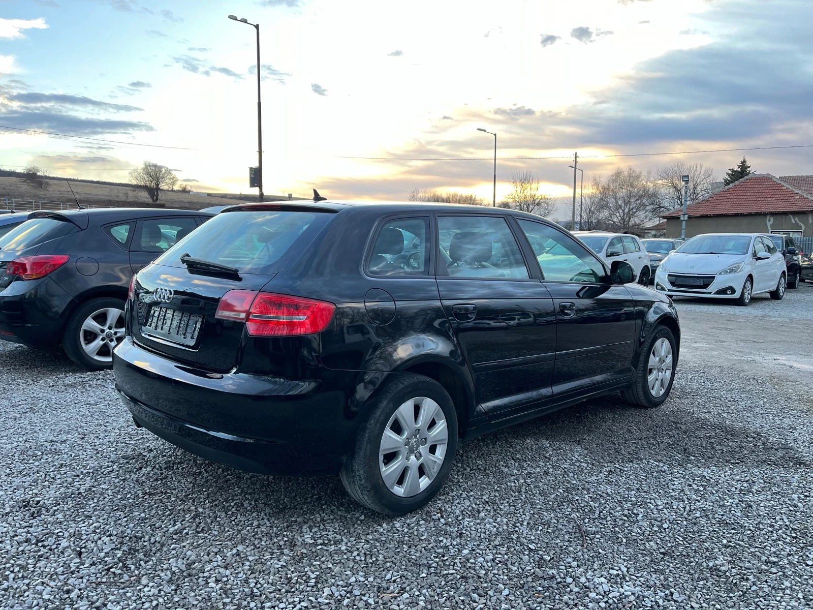 Audi A3 1.6TDI  105k c - изображение 4