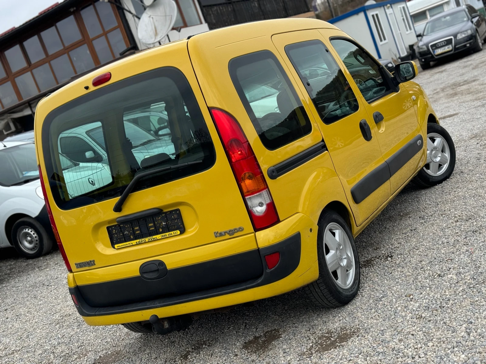 Renault Kangoo 1.5TDCI 85кс КЛИМАТИК 4-врати  - изображение 6