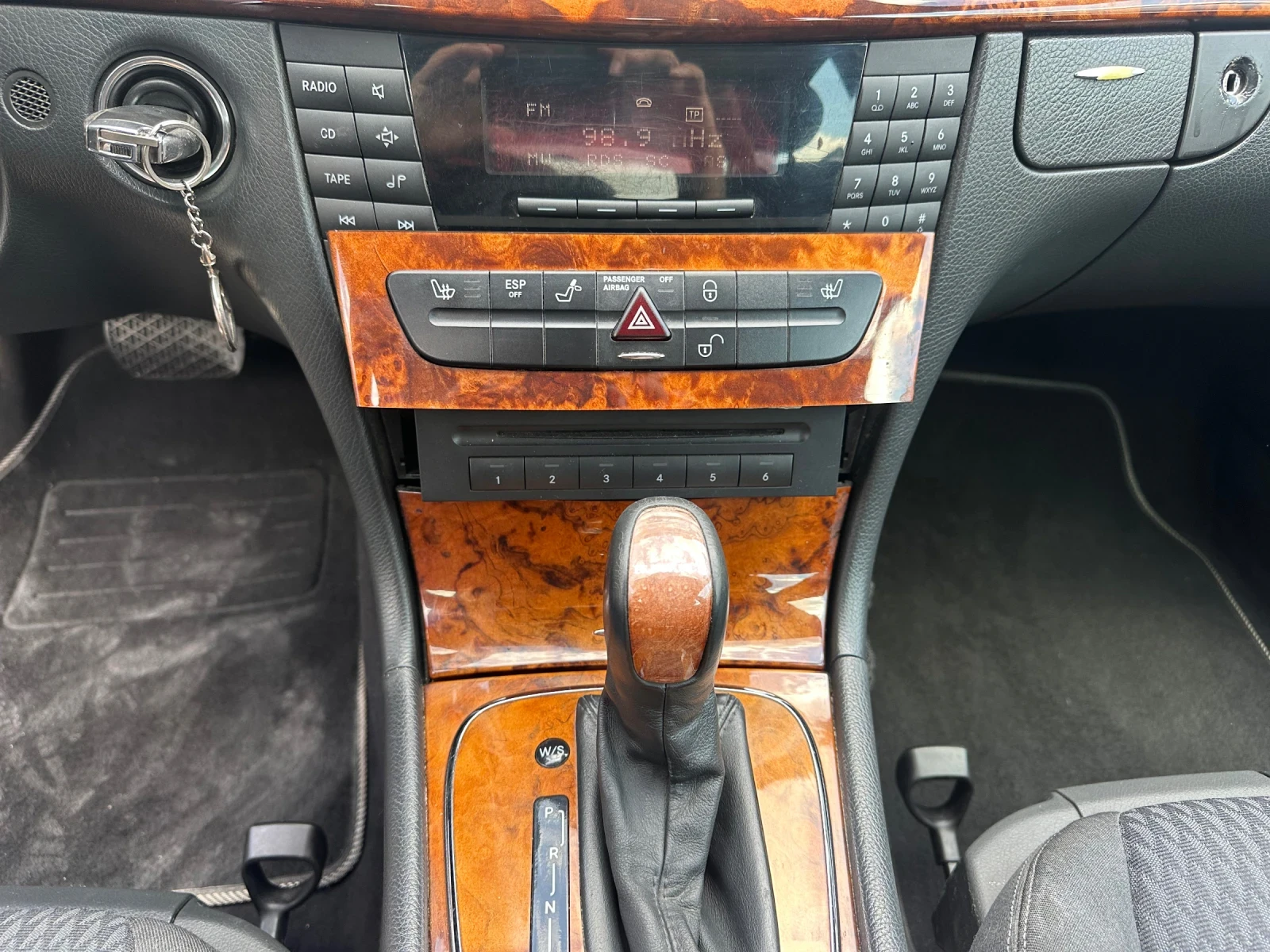 Mercedes-Benz E 220 220 CDI-150k.c. АВОМАТИК СЕДАН - изображение 10