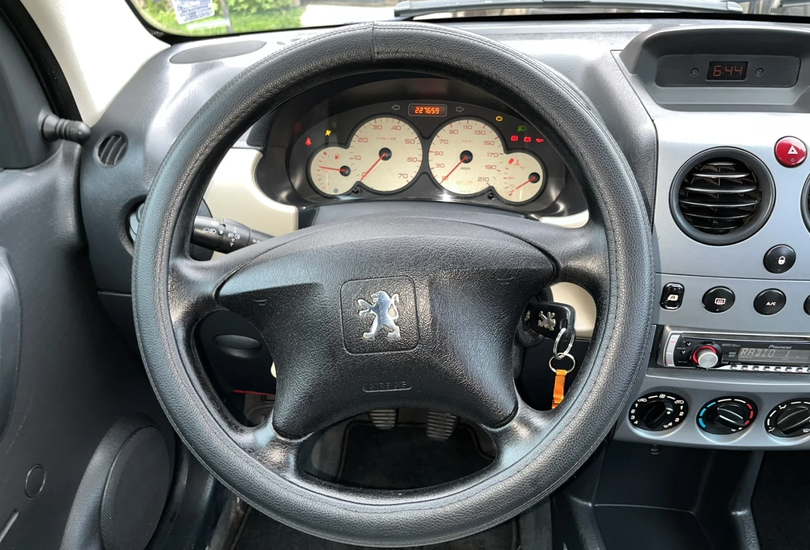 Peugeot Partner 1.6 Нов Внос/ Регистрирано  - изображение 6