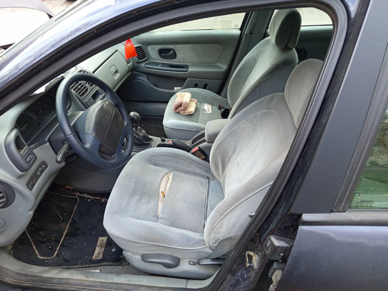 Renault Laguna, снимка 15 - Автомобили и джипове - 53773950