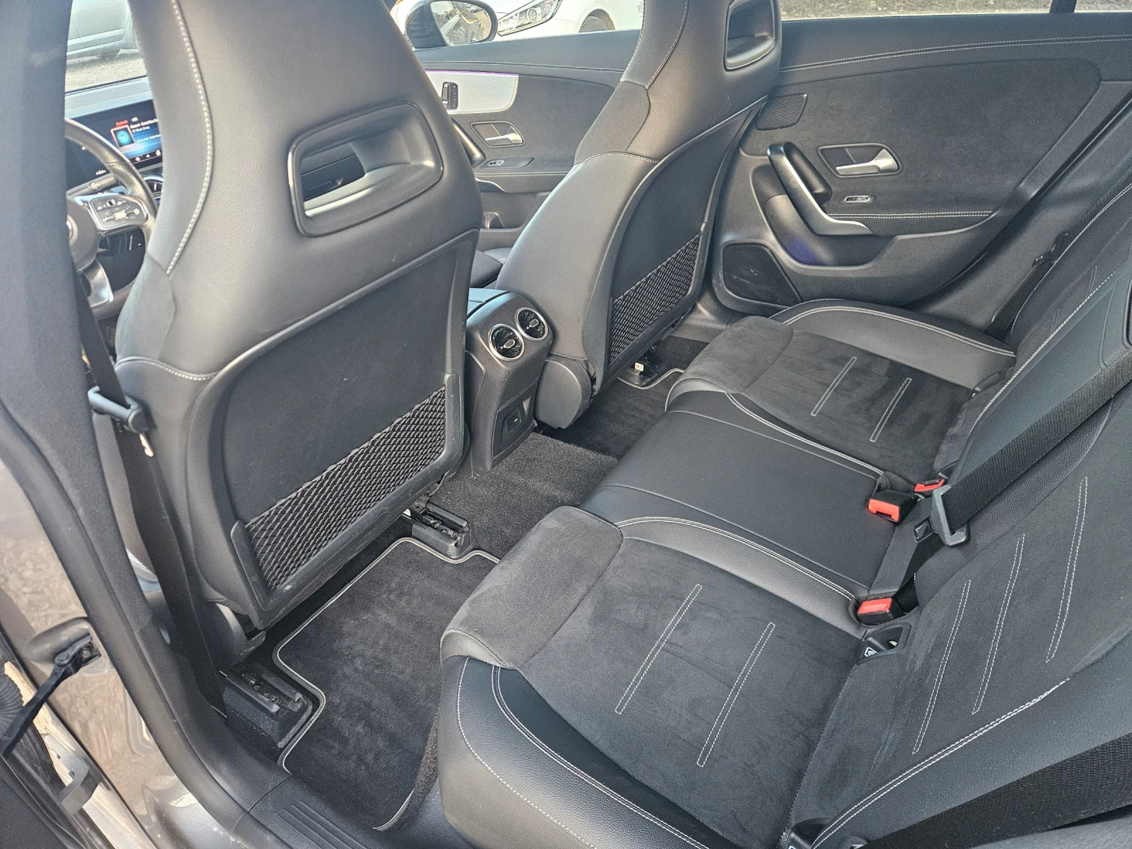 Mercedes-Benz CLA 220  4x4 Amg Line Edition, снимка 17 - Автомобили и джипове - 53830137