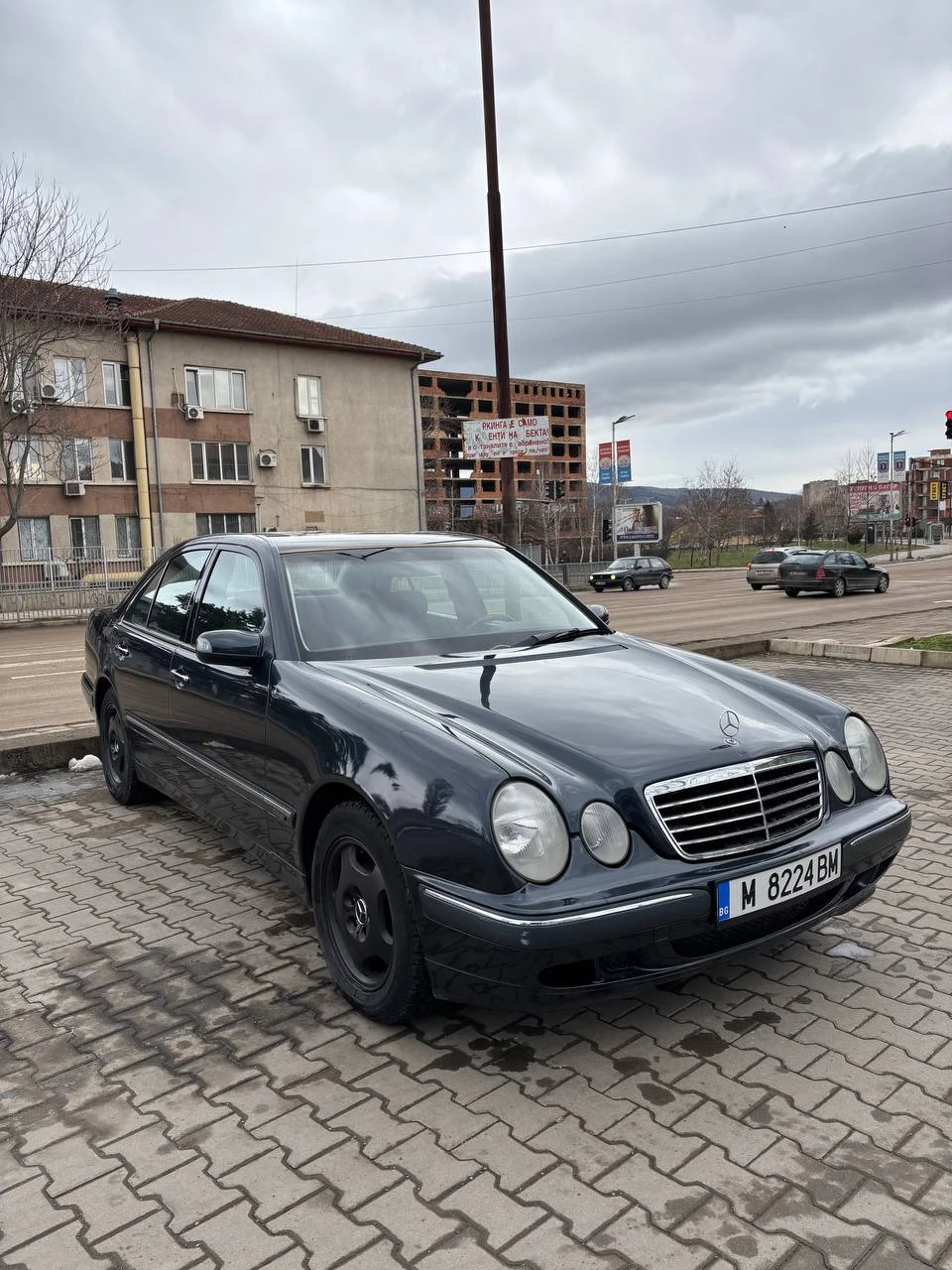 Mercedes-Benz E 270 CDI, снимка 2 - Автомобили и джипове - 53890920