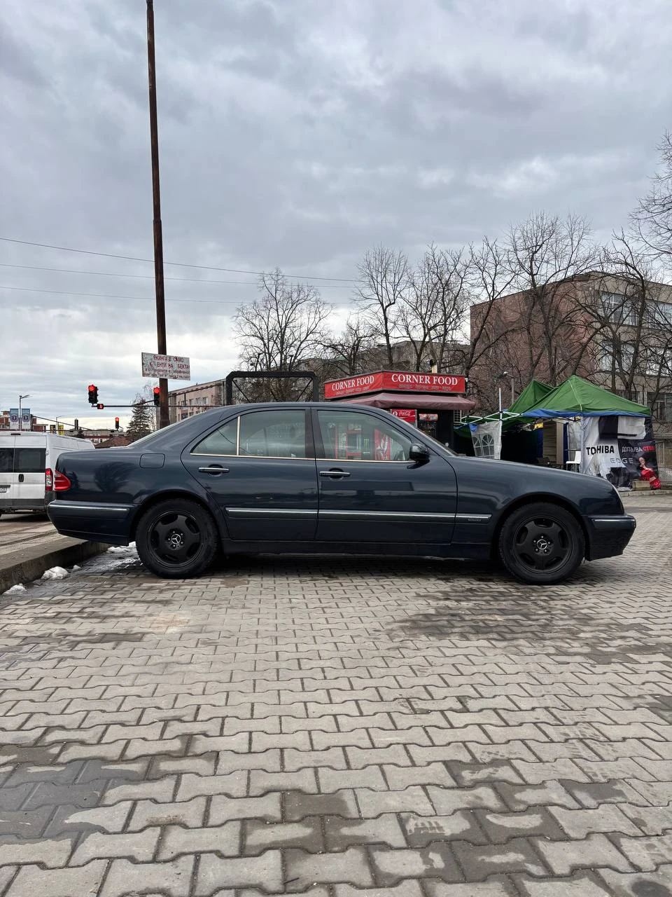 Mercedes-Benz E 270 CDI, снимка 9 - Автомобили и джипове - 53890920