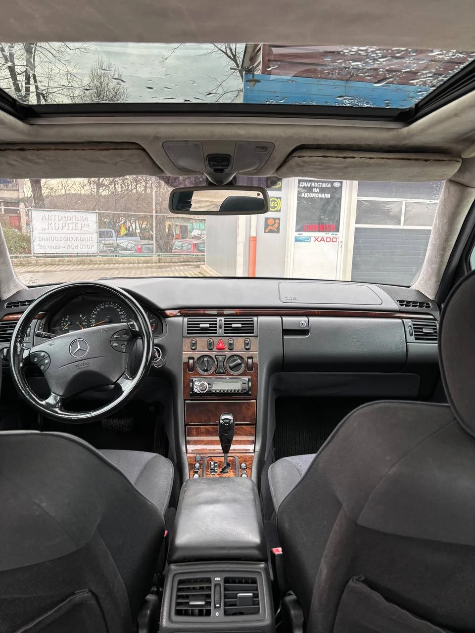 Mercedes-Benz E 270 CDI, снимка 4 - Автомобили и джипове - 53890920