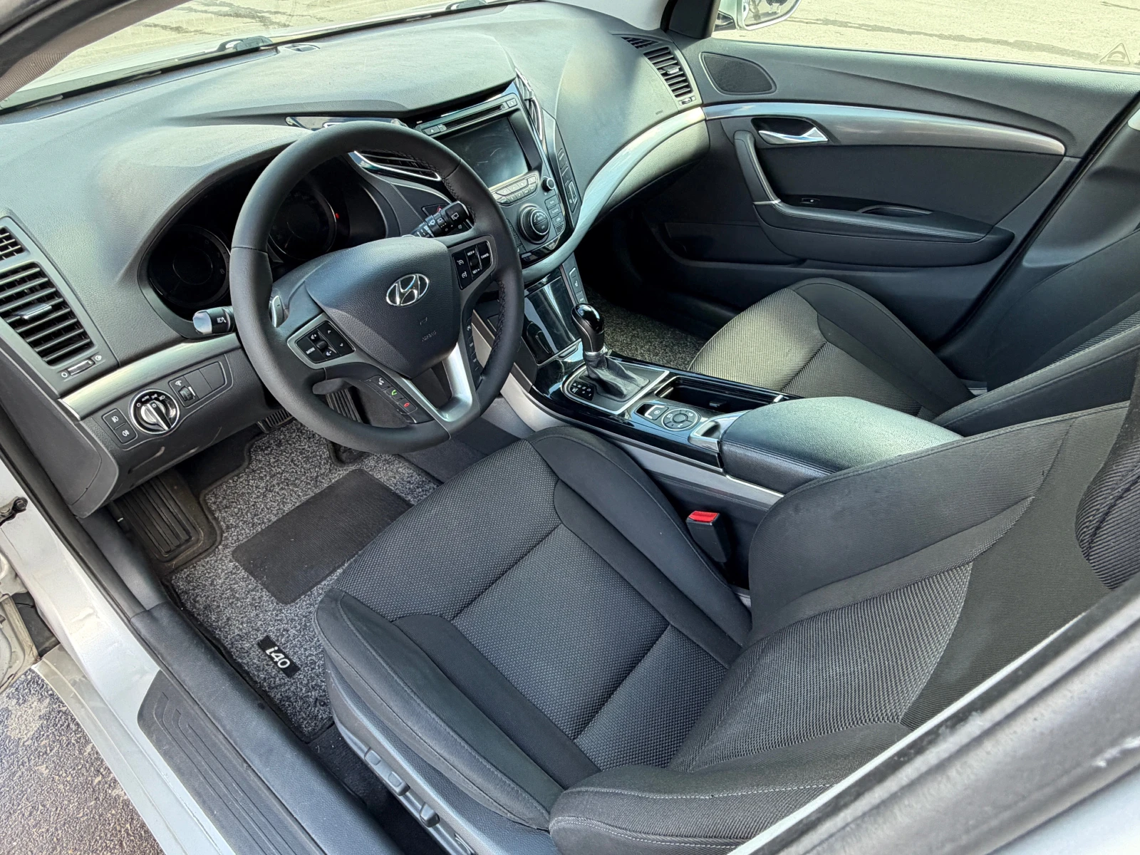 Hyundai I40 2.0I Швейцария, снимка 11 - Автомобили и джипове - 54006712