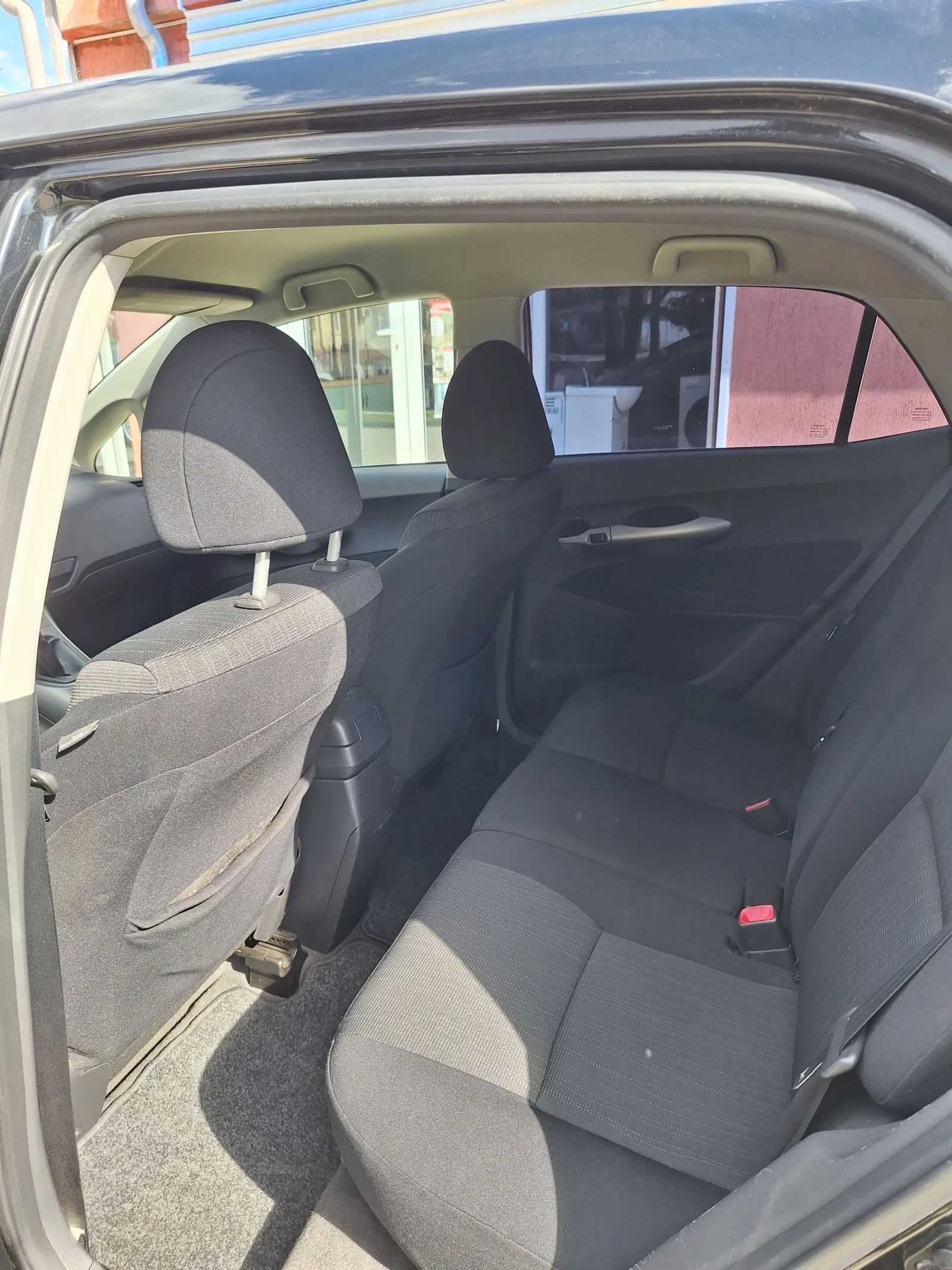 Toyota Auris 2.0 D-4D, снимка 10 - Автомобили и джипове - 54099303