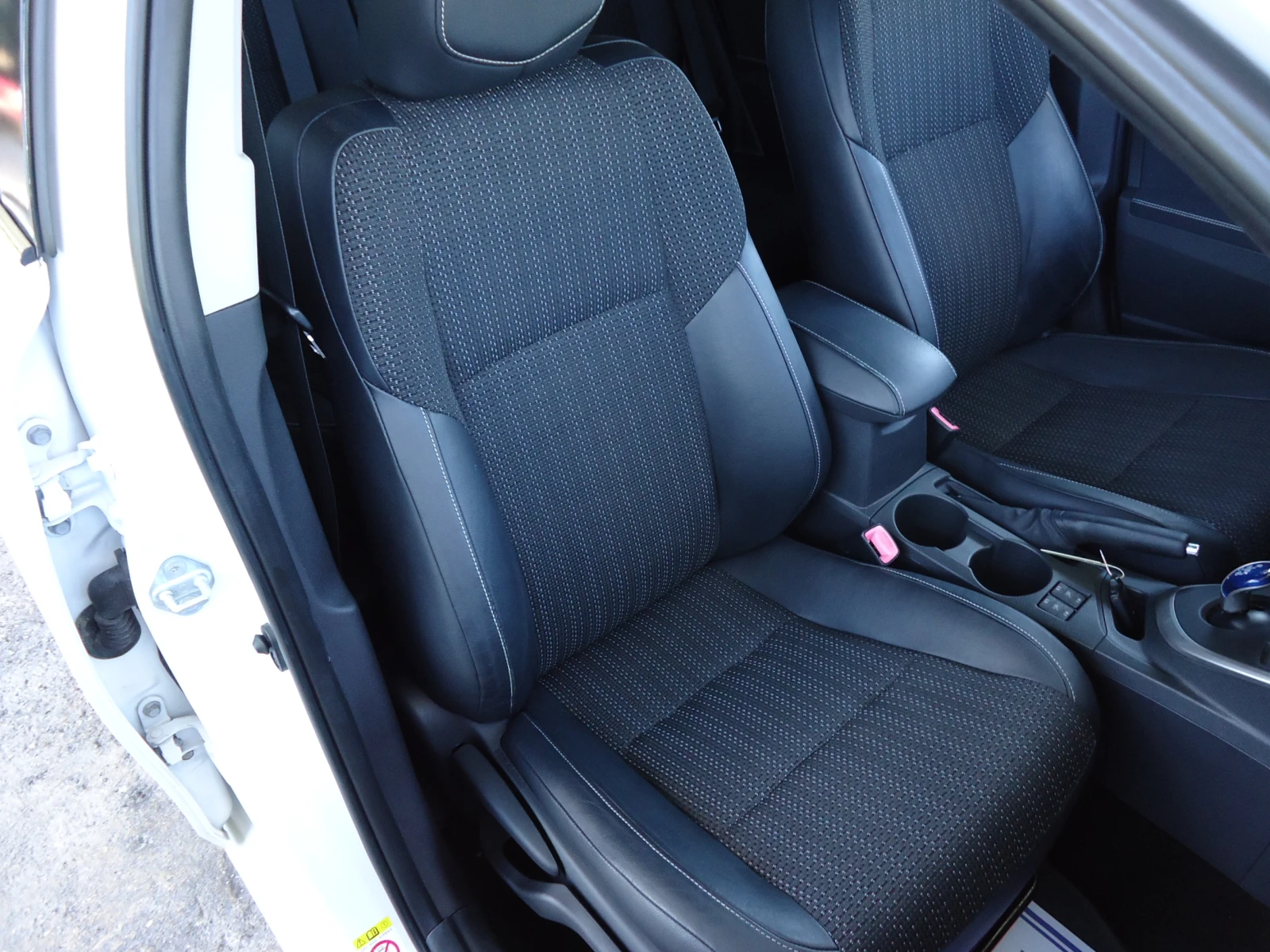 Toyota Auris 1.8 HYBRID ��������� ������ | Mobile.bg � ����������� 12