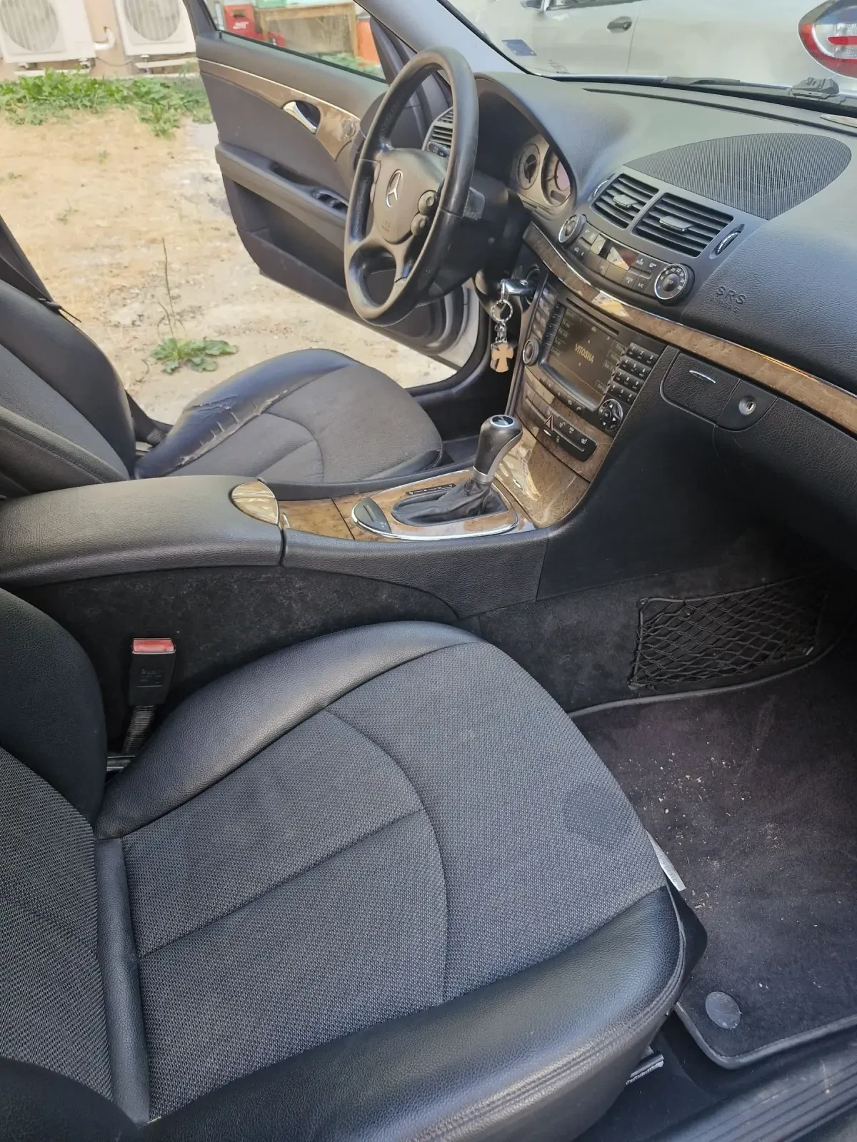 Mercedes-Benz E 200 Kompressor, 1.8, LPG, снимка 8 - Автомобили и джипове - 55381543