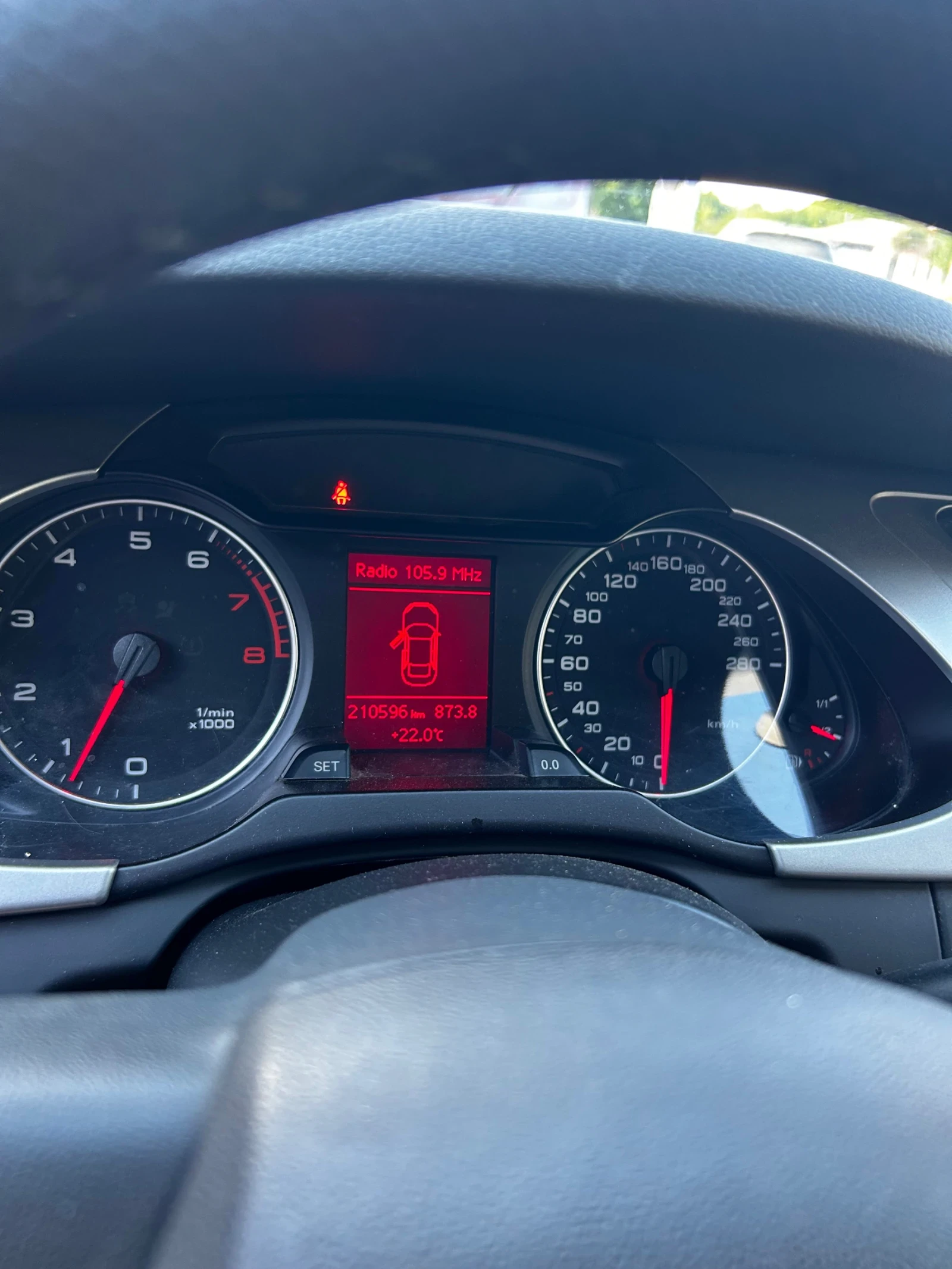 Audi A4 1.8 TFSI, снимка 9 - Автомобили и джипове - 55588740