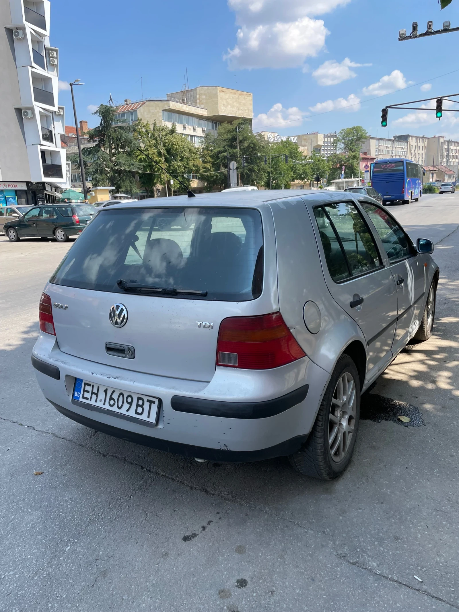 VW Golf, снимка 4 - Автомобили и джипове - 55595873