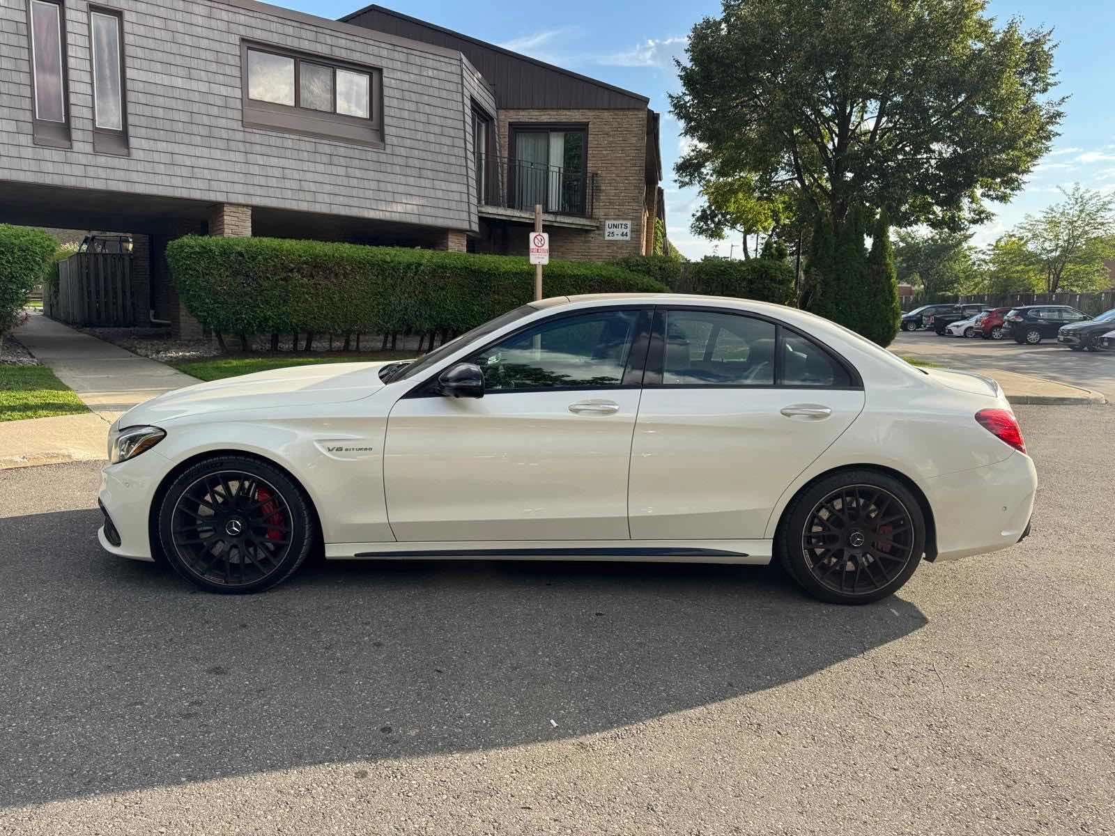 Mercedes-Benz C 63 AMG S DISTRONIC / 360 / MEMORY / BURMESTER , снимка 3 - Автомобили и джипове - 55823438