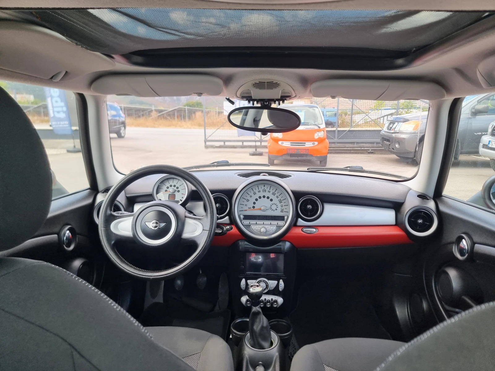 Mini One 1.4I, снимка 12 - Автомобили и джипове - 56210344