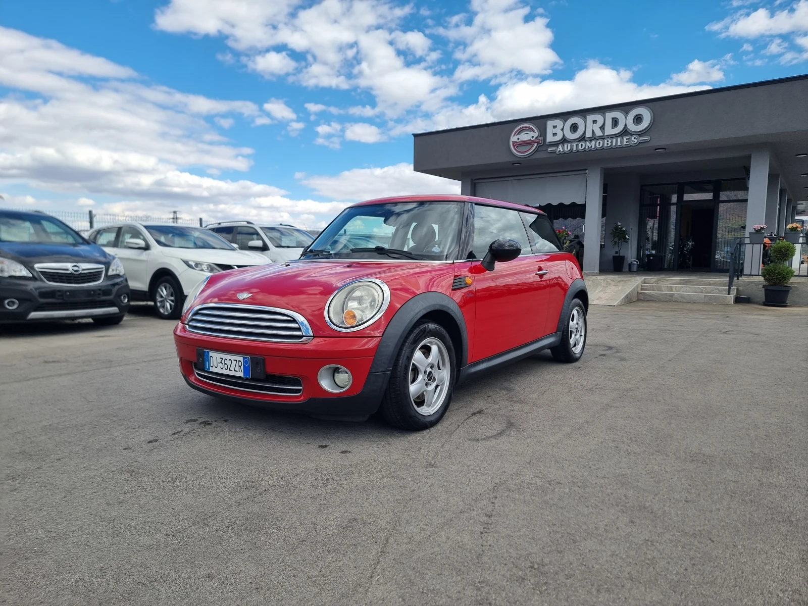 Mini One 1.4I, снимка 3 - Автомобили и джипове - 56210344