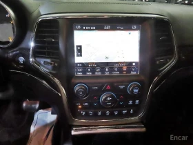 Jeep Grand cherokee 3.6 OVERLAND* DISTRONIC* ПОДГРЕВ* ОБДУХВАНЕ* PANO*, снимка 11