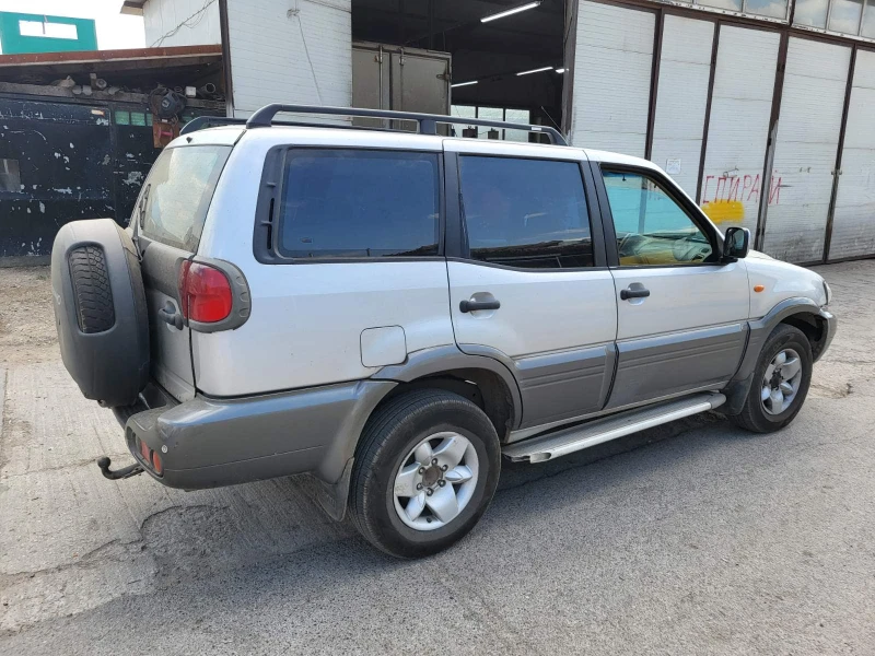 Nissan Terrano, снимка 5 - Автомобили и джипове - 52325049