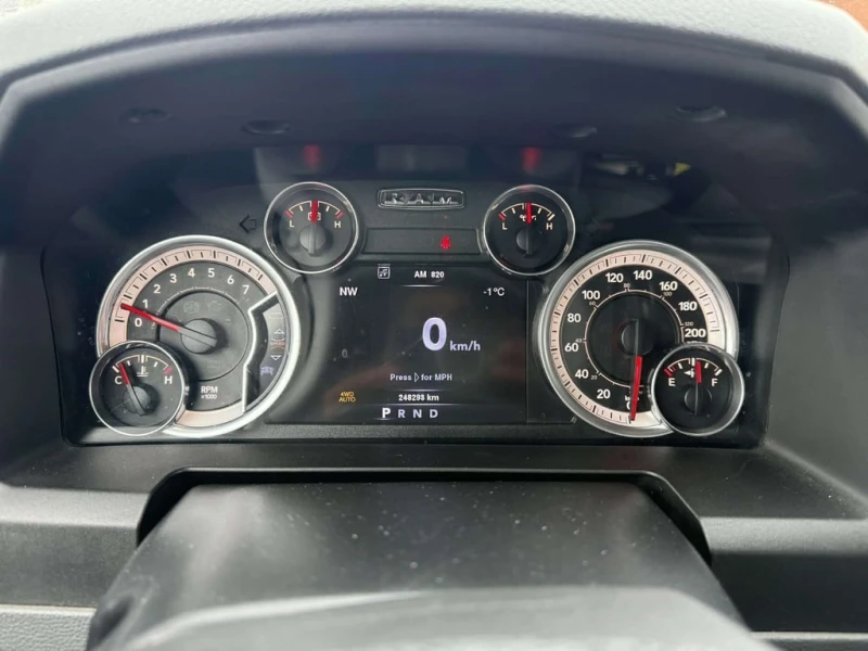 Dodge RAM 1500 * SLT * CARFAX * ЦЕНА ДО БГ, снимка 12 - Автомобили и джипове - 53257651