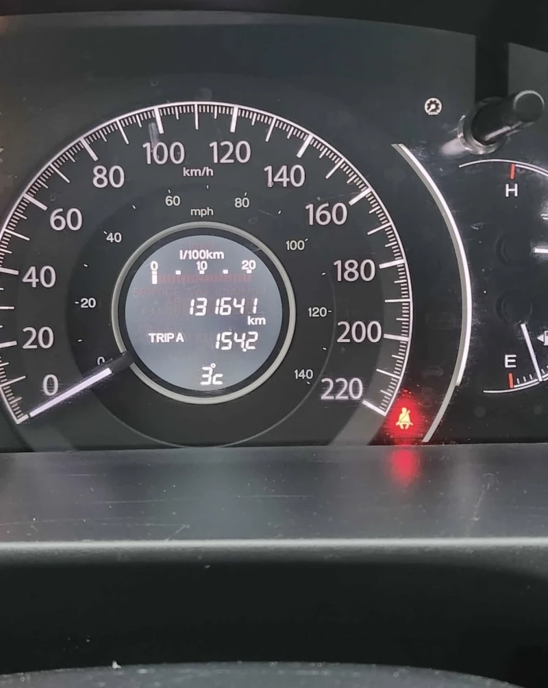 Honda Cr-v ПОДГРЕВИ * * КАМЕРА * * ЧЕРЕН САЛОН * * , снимка 7 - Автомобили и джипове - 53264096