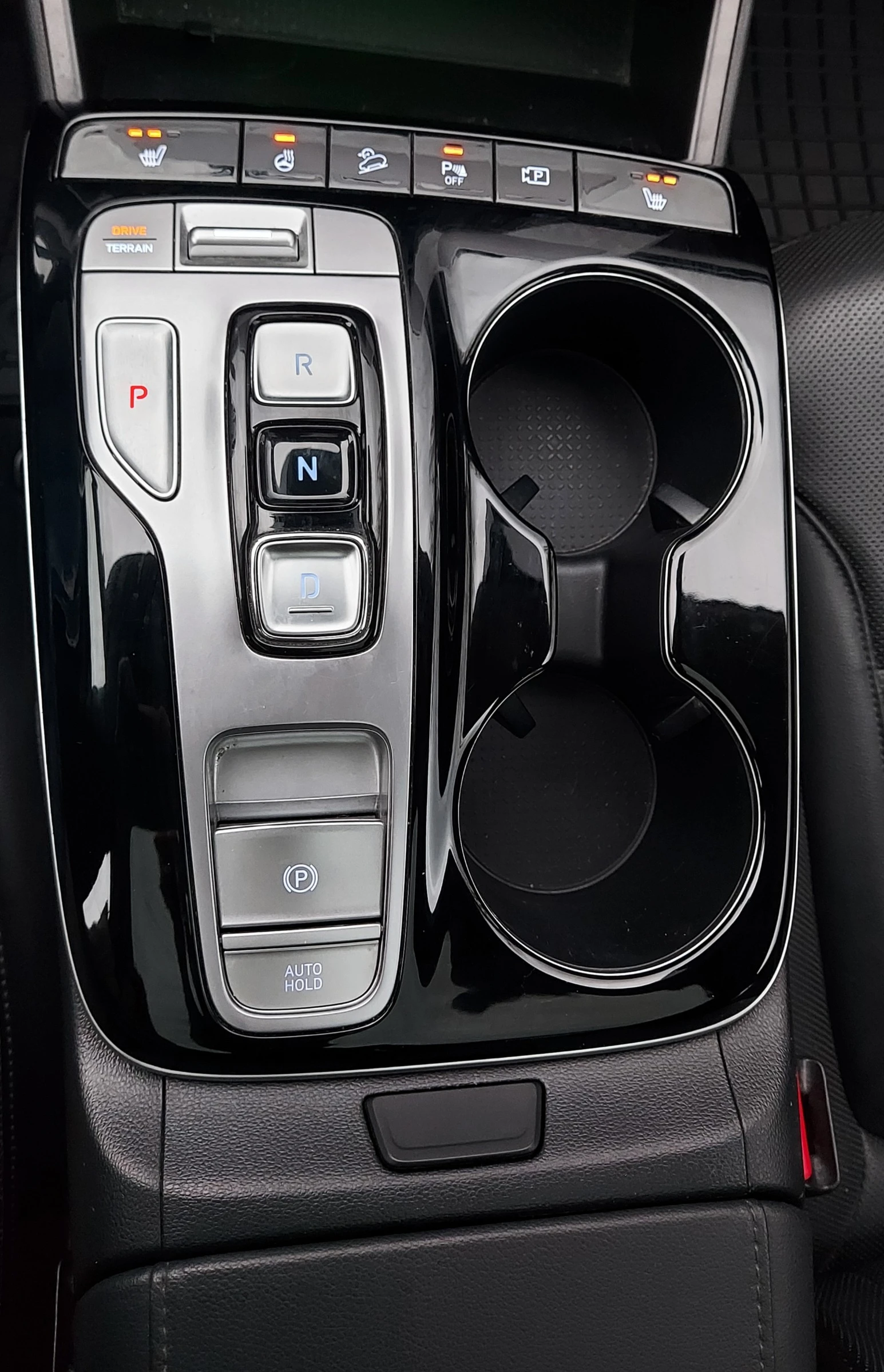 Hyundai Tucson -ПАНОРАМА+ КОЖА+ Hybrid+ 4×4  !  FULL  !, снимка 13 - Автомобили и джипове - 53925298