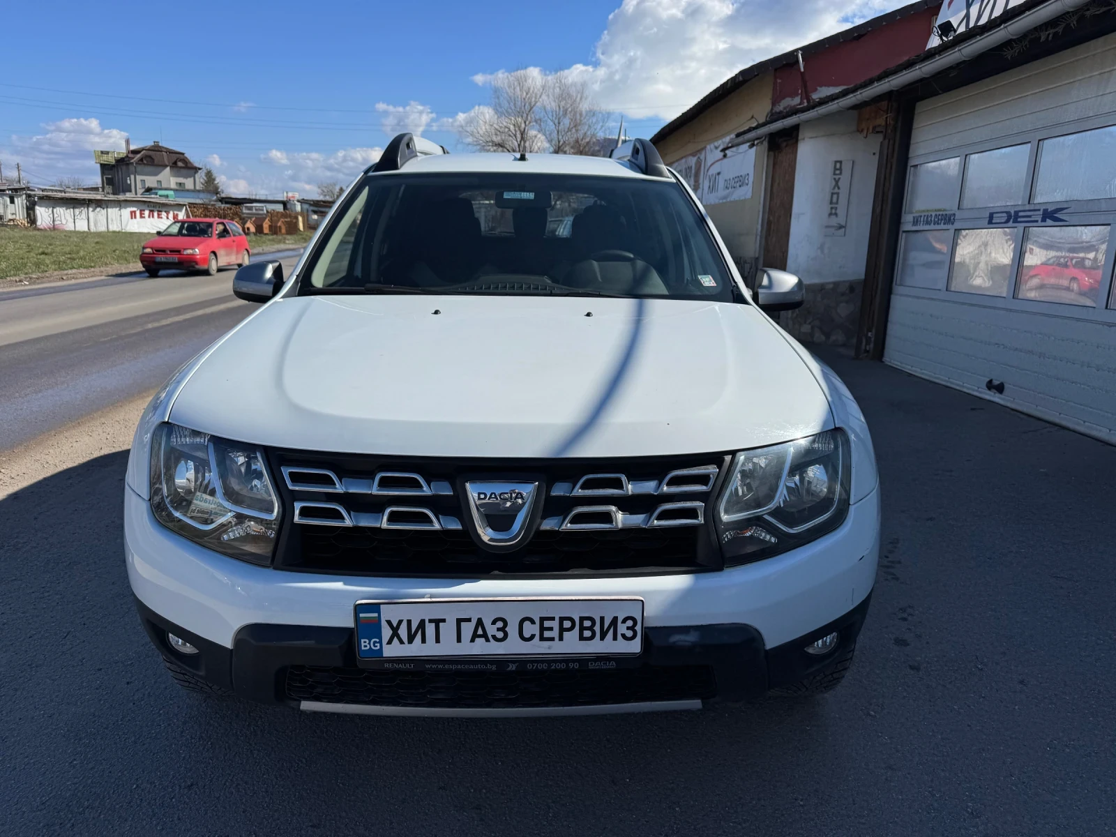 Dacia Duster 1.5 DCI, снимка 2 - Автомобили и джипове - 54099212