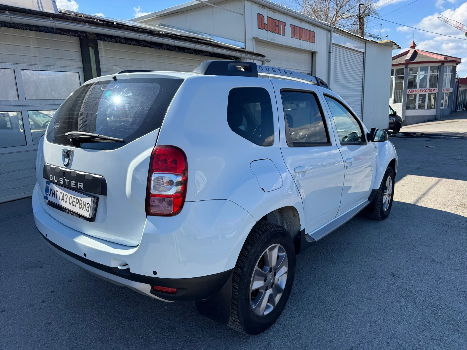 Dacia Duster 1.5 DCI, снимка 7 - Автомобили и джипове - 54099212