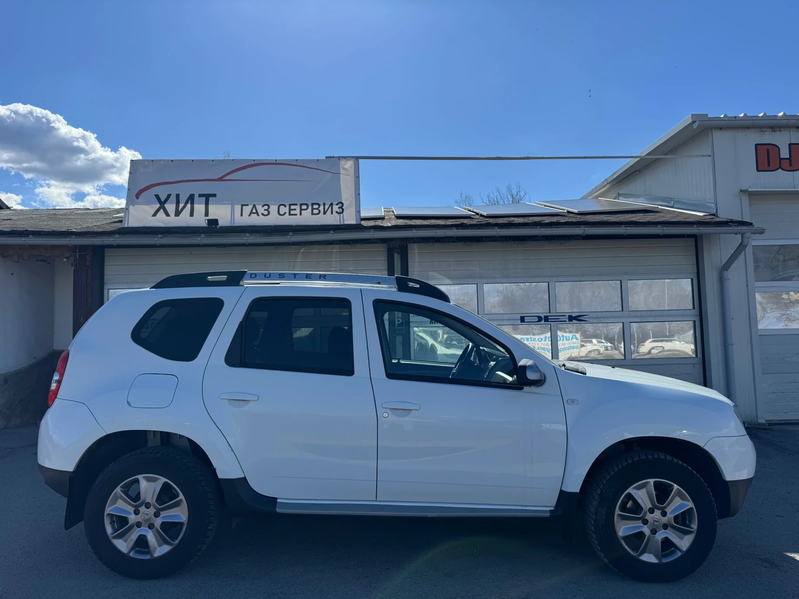 Dacia Duster 1.5 DCI, снимка 8 - Автомобили и джипове - 54099212