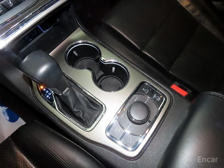 Jeep Grand cherokee 3.6 OVERLAND* DISTRONIC* �������* ���������* PANO* | Mobile.bg � ����������� 13