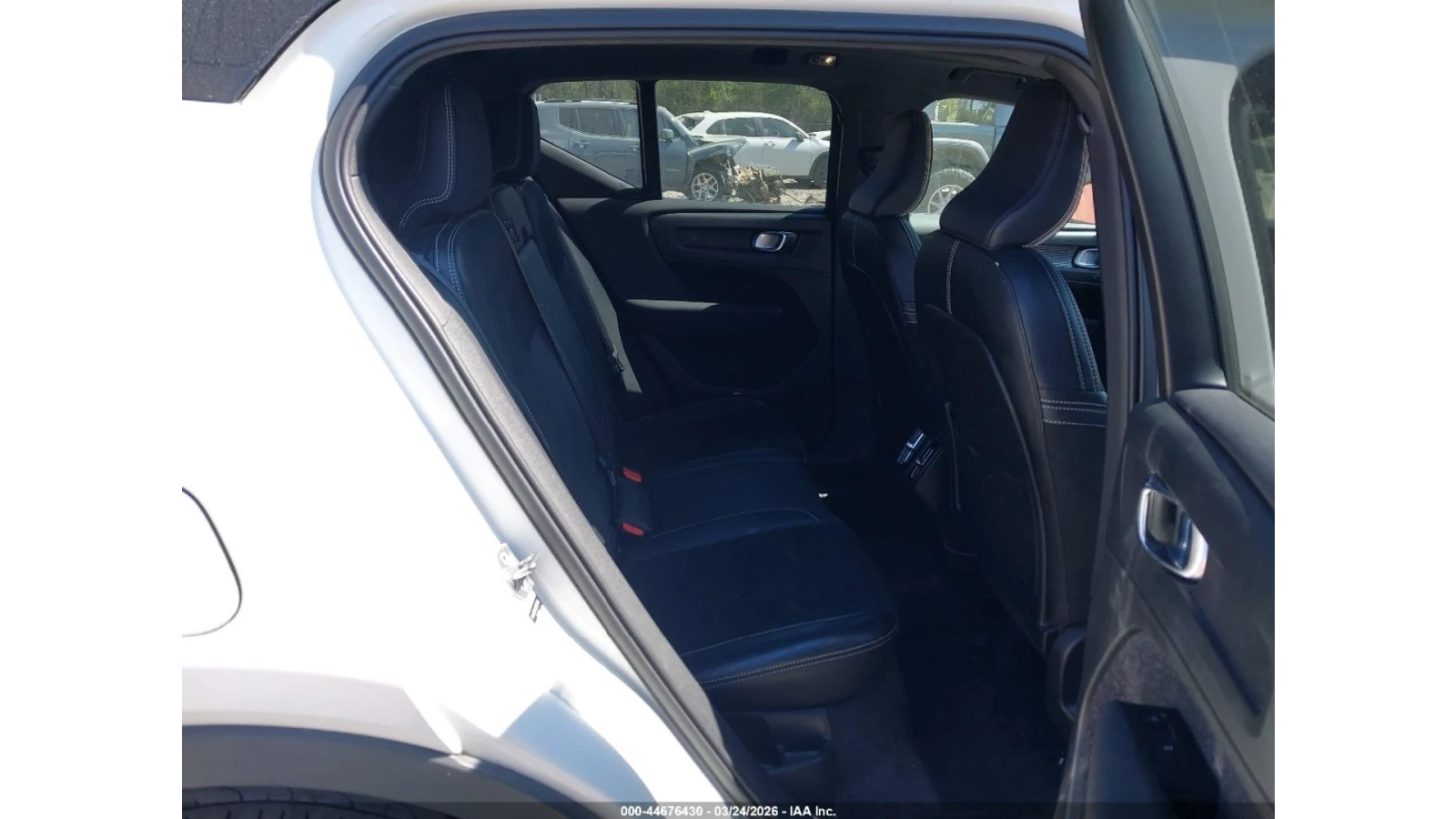 Volvo XC40 T4* R-DESIGN* �������* KEYLESS* ������* ����*  | Mobile.bg � ����������� 11