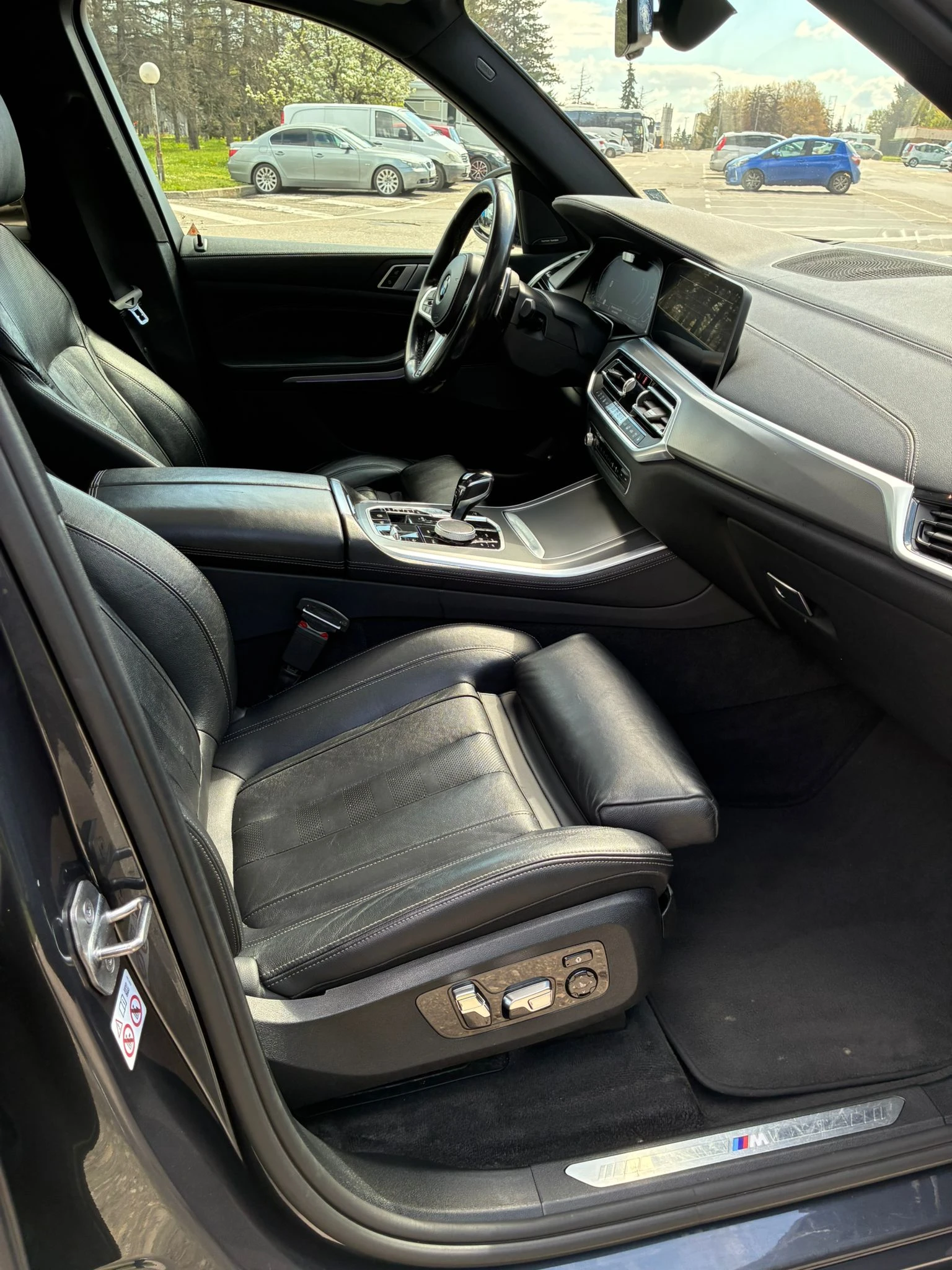 BMW X5 45e xDrive/M-Sport/HarmanKardon/HuD/Pano, снимка 10 - Автомобили и джипове - 54294713