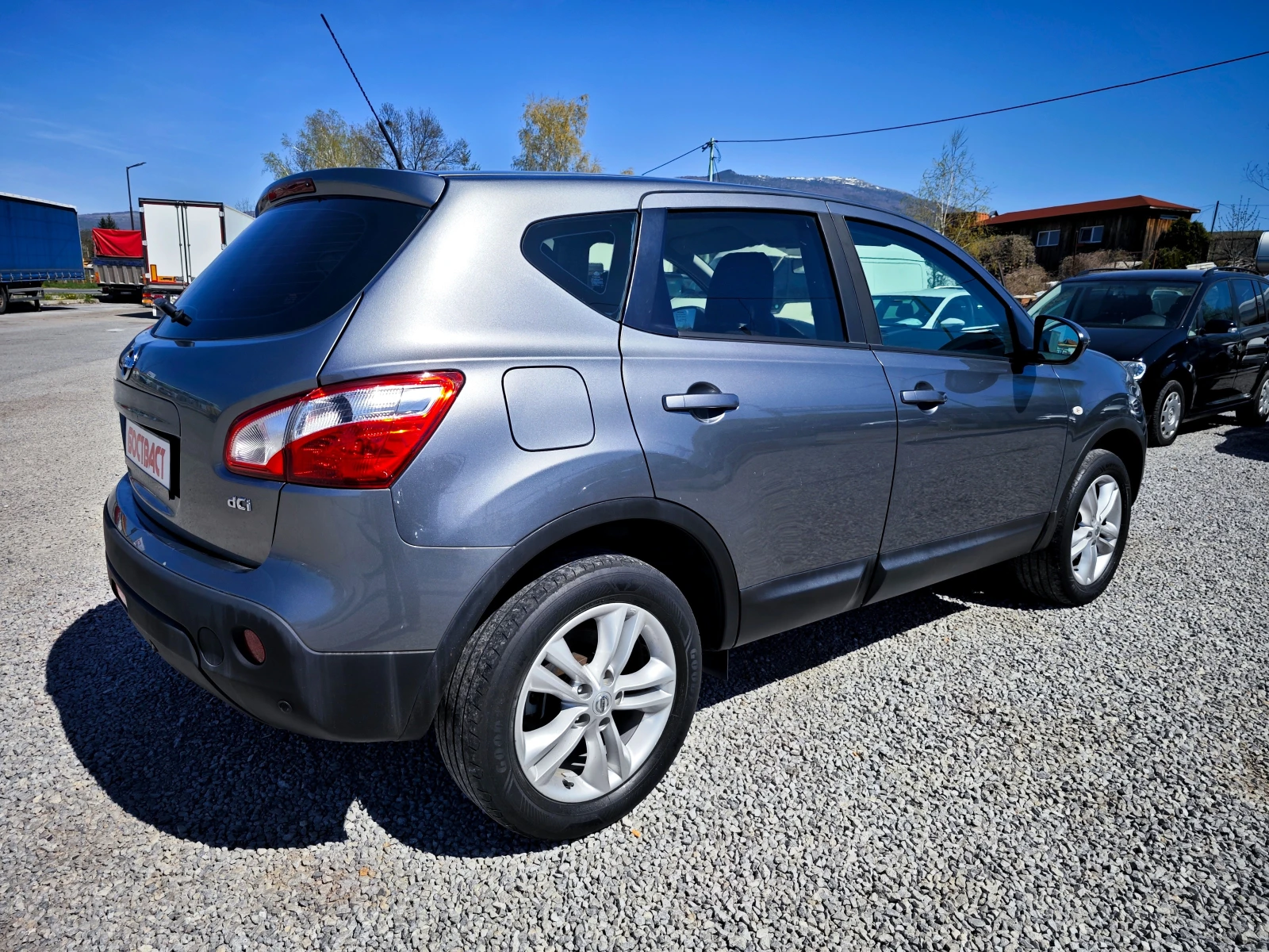 Nissan Qashqai 1.5 dCi, снимка 5 - Автомобили и джипове - 54389329