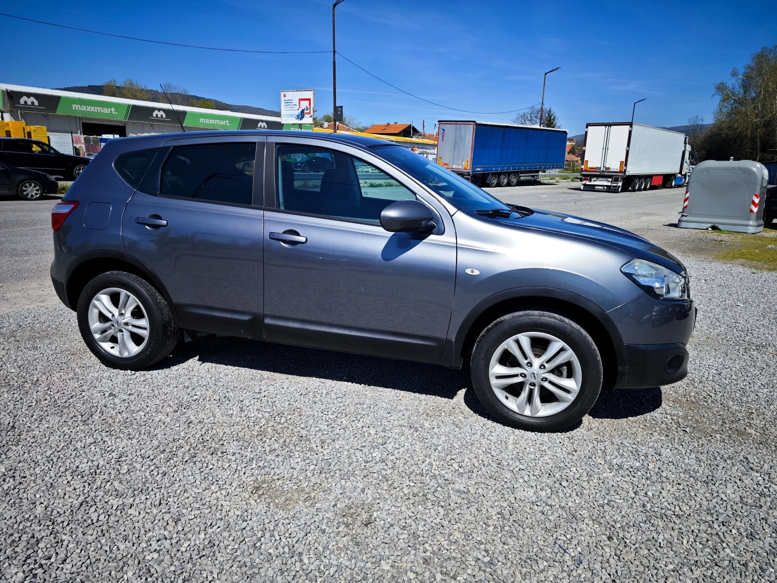 Nissan Qashqai 1.5 dCi, снимка 6 - Автомобили и джипове - 54389329