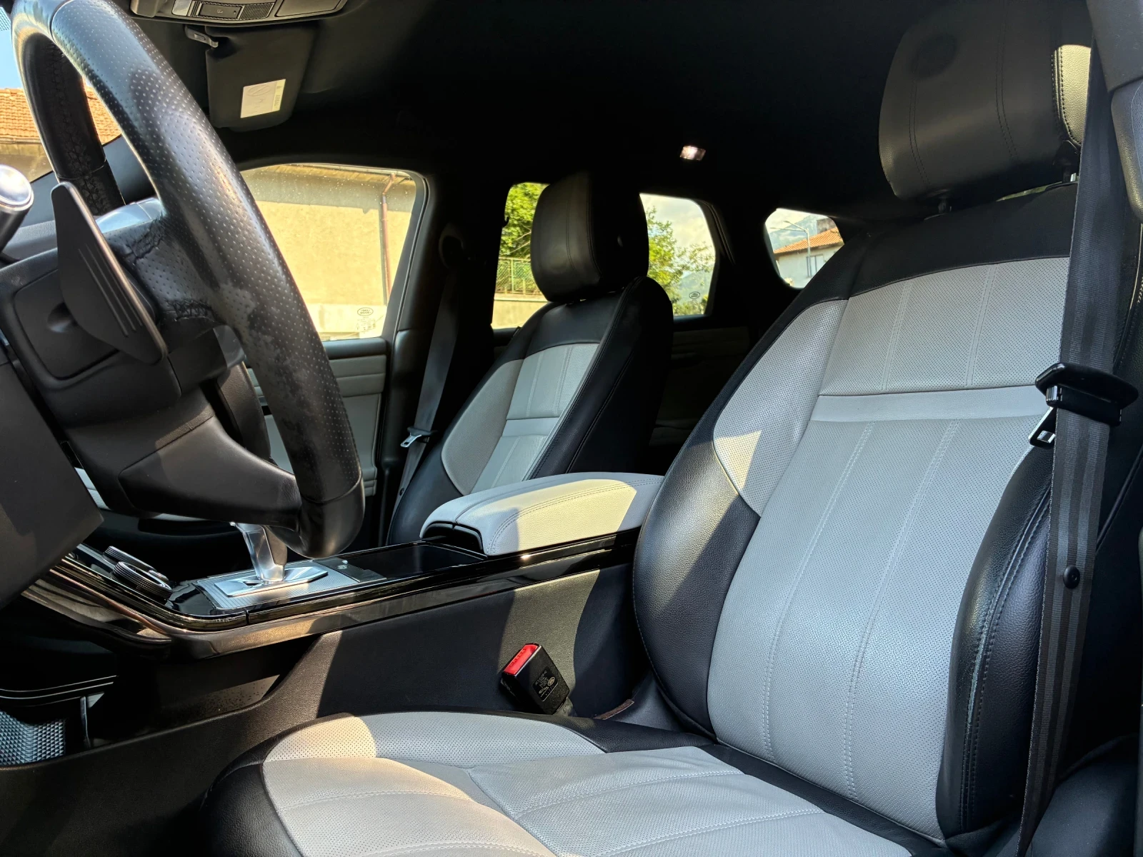Land Rover Range Rover Evoque 2.0D/R-Dynamic/Led/Digital/4x4, снимка 15 - Автомобили и джипове - 55092498