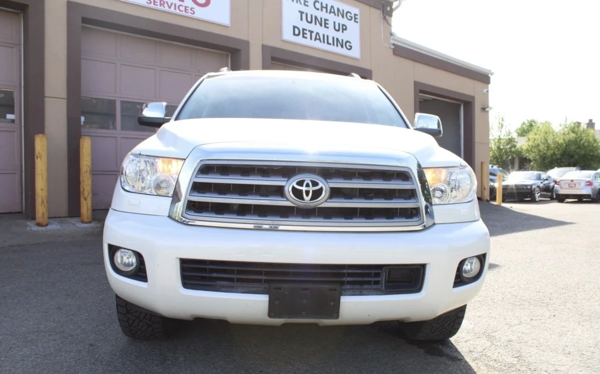 Toyota Sequoia PLATINUM * AWD * 7 МЕСТЕН * БЕЗ ИНЦИДЕНТИ * , снимка 2 - Автомобили и джипове - 55179200
