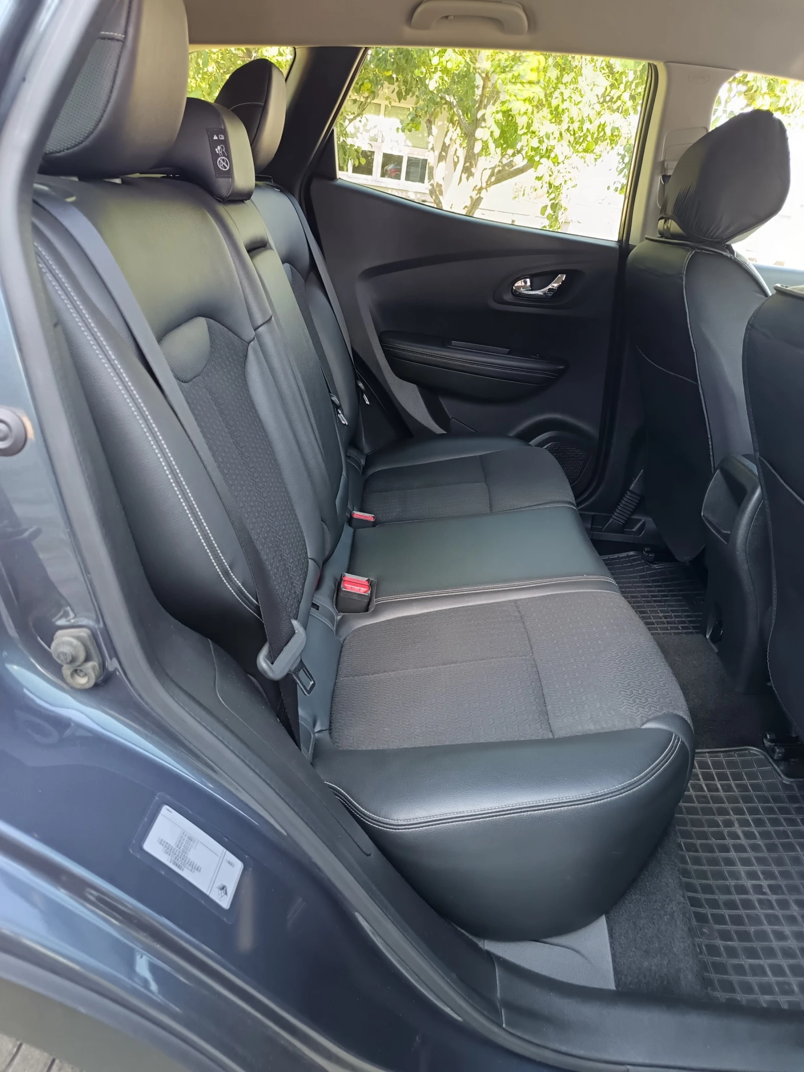 Renault Kadjar 1.6dci, снимка 8 - Автомобили и джипове - 55290779
