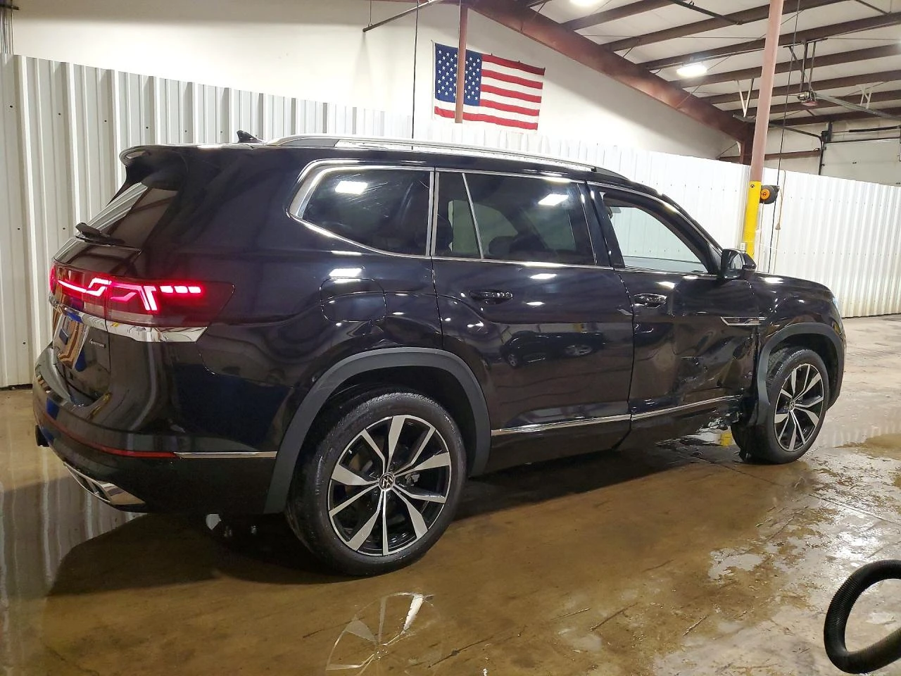 VW Atlas PREMIUM* R-LINE* ПАНО* ПОДГРЕВ* КОЖА* KEYLESS* , снимка 3 - Автомобили и джипове - 55463658