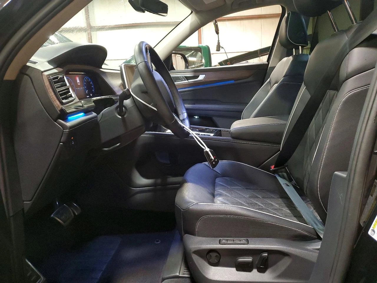 VW Atlas PREMIUM* R-LINE* ПАНО* ПОДГРЕВ* КОЖА* KEYLESS* , снимка 7 - Автомобили и джипове - 55463658