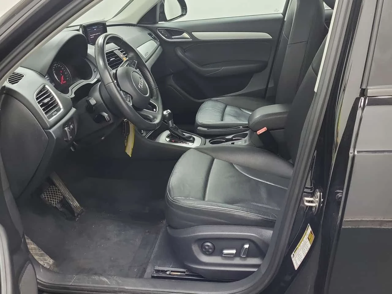 Audi Q3 * KOMFORT * CARFAX * ОПЦИЯ ЗА АВТОКРЕДИТ * , снимка 5 - Автомобили и джипове - 55547771