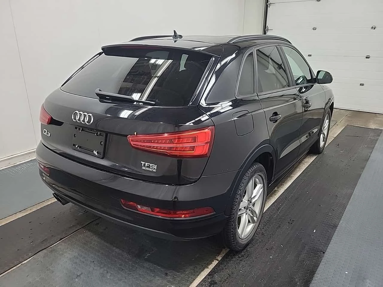 Audi Q3 * KOMFORT * CARFAX * ОПЦИЯ ЗА АВТОКРЕДИТ * , снимка 3 - Автомобили и джипове - 55547771