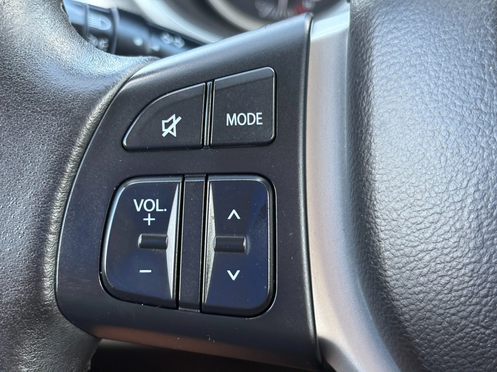 Suzuki Vitara 1.6 бензин ТОП! С ГАРАНЦИЯ! , снимка 13 - Автомобили и джипове - 55953913